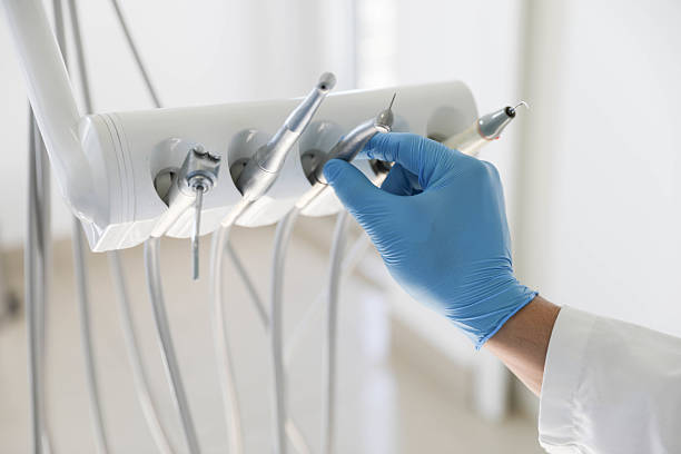 Professional Tooth Extraction technician working in Burr Ridge, IL